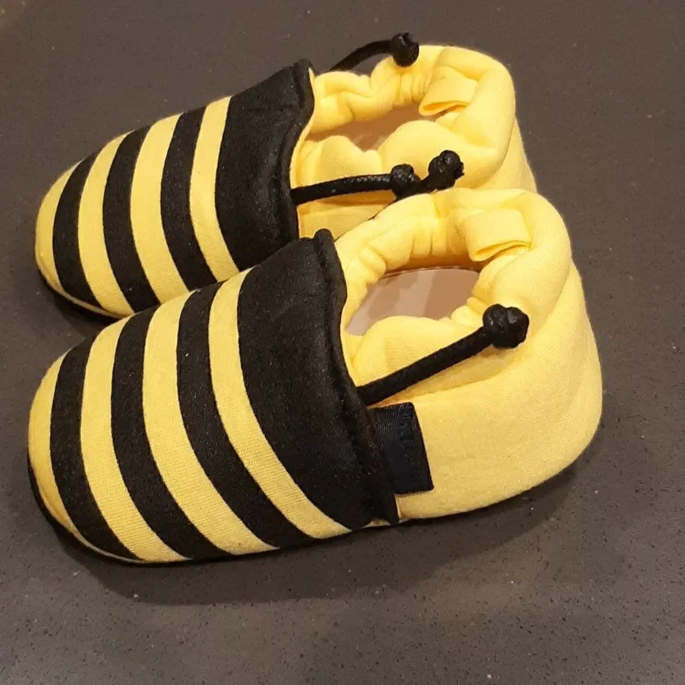 Bumble Bee Baby/Toddler Slippers. NEW